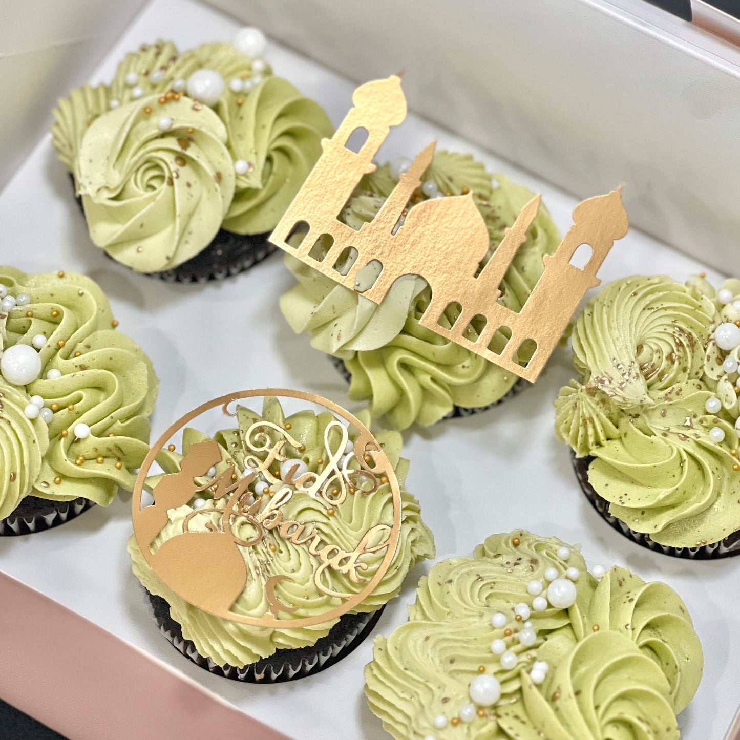 Eid Mubarak Stuffed Cupcakes